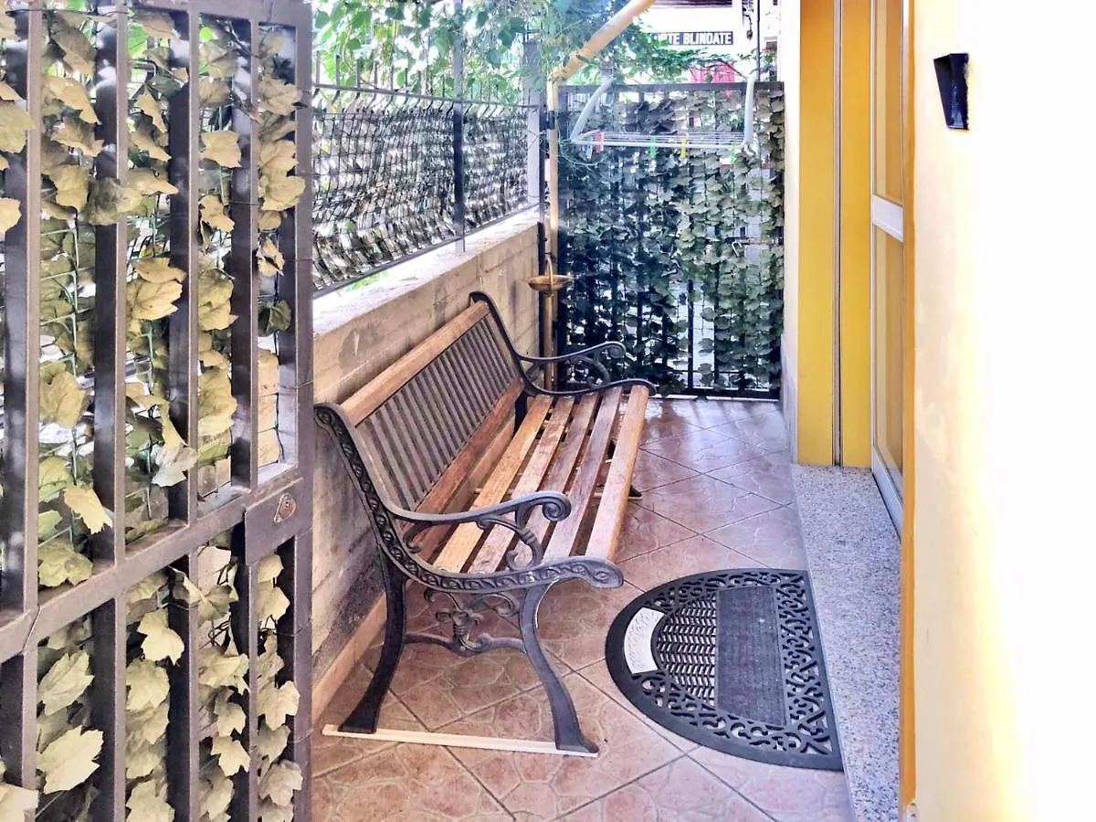 Tiziana Apartman Giardini-Naxos